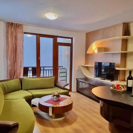 Hils Apartament *