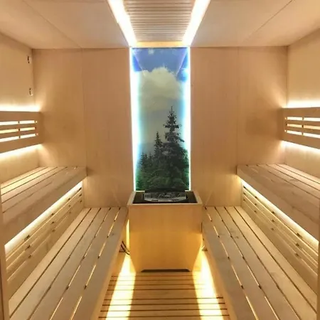 Апартамент Hils Apartament
