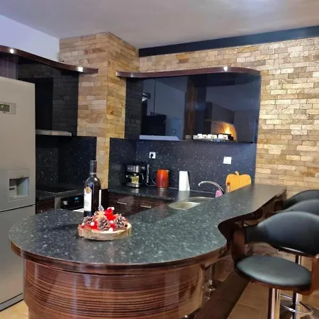 Hils Apartament *